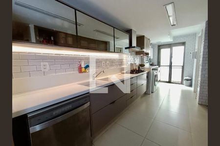 Apartamento à venda com 220m², 3 quartos e 3 vagas Apartamento à venda com 220m², 3 quartos e 3 vagasCopa / Cozinha