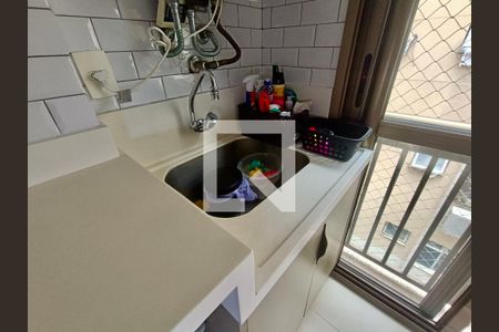 Apartamento à venda com 220m², 3 quartos e 3 vagas Apartamento à venda com 220m², 3 quartos e 3 vagasÁrea de serviço