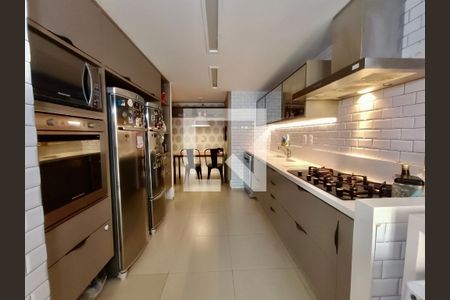 Apartamento à venda com 220m², 3 quartos e 3 vagas Apartamento à venda com 220m², 3 quartos e 3 vagasCopa / Cozinha