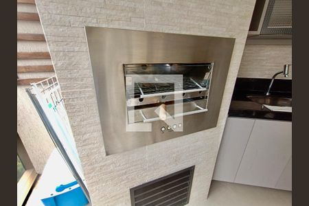 Apartamento à venda com 220m², 3 quartos e 3 vagas Apartamento à venda com 220m², 3 quartos e 3 vagasVaranda gourmet