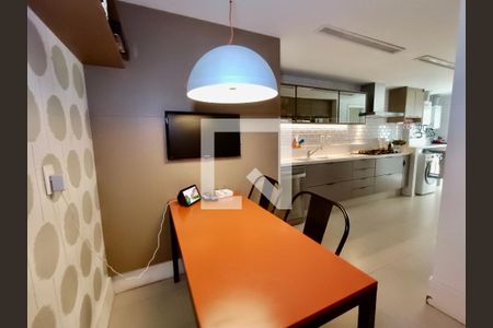 Apartamento à venda com 220m², 3 quartos e 3 vagas Apartamento à venda com 220m², 3 quartos e 3 vagasCopa / Cozinha