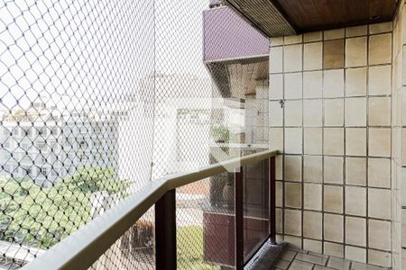 Apartamento à venda com 140m², 3 quartos e 2 vagasVaranda Quarto 2