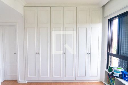 Apartamento à venda com 385m², 3 quartos e 4 vagas Apartamento à venda com 385m², 3 quartos e 4 vagasSuite 3 - Armários