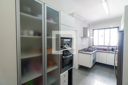 Apartamento à venda com 385m², 3 quartos e 4 vagas Apartamento à venda com 385m², 3 quartos e 4 vagasCozinha
