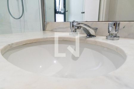 Apartamento à venda com 385m², 3 quartos e 4 vagas Apartamento à venda com 385m², 3 quartos e 4 vagasBanheiro da Suíte 2 Detalhe