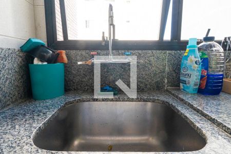 Apartamento à venda com 385m², 3 quartos e 4 vagas Apartamento à venda com 385m², 3 quartos e 4 vagasÁrea de Serviço Detalhe