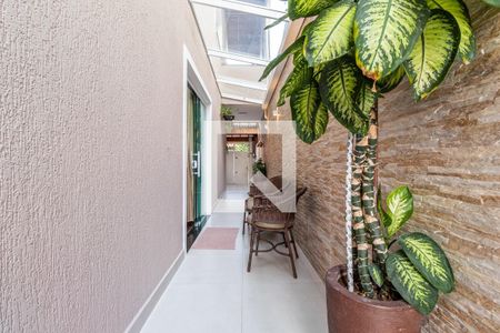 Casa à venda com 150m², 3 quartos e 2 vagasCorredor