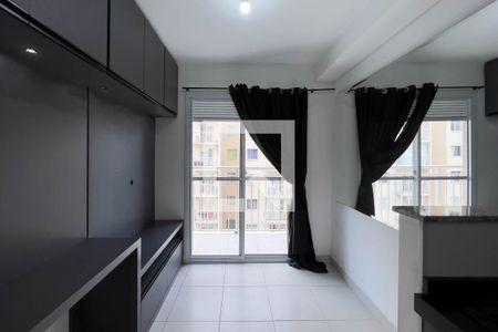 Sala e cozinha de apartamento para alugar com 1 quarto, 28m² em Mooca, São Paulo
