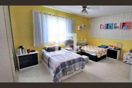 Casa à venda com 6 quartos, 300m² em Água Fria, São Paulo