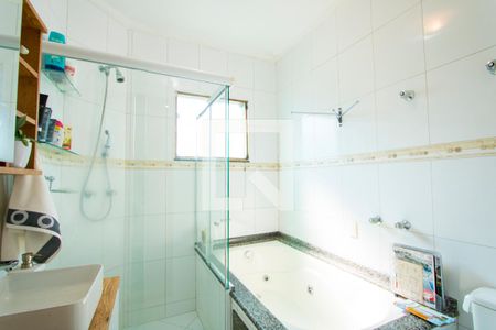 Casa à venda com 200m², 4 quartos e 4 vagas Casa à venda com 200m², 4 quartos e 4 vagasBanheiro do quarto 1