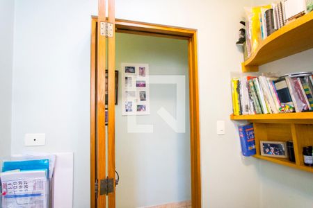 Casa à venda com 200m², 4 quartos e 4 vagas Casa à venda com 200m², 4 quartos e 4 vagasEscritório