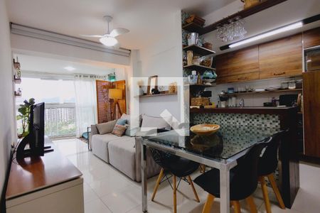 Sala de apartamento para alugar com 2 quartos, 72m² em Barra da Tijuca, Rio de Janeiro