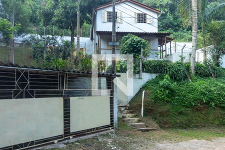 Casa para alugar com 1150m², 3 quartos e 3 vagasFachada