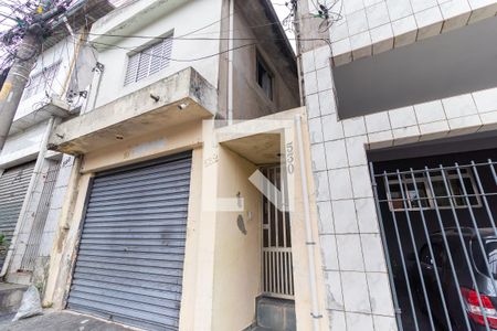 Casa à venda com 130m², 4 quartos e 2 vagas Casa à venda com 130m², 4 quartos e 2 vagasFachada