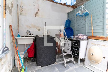 Casa à venda com 130m², 4 quartos e 2 vagas Casa à venda com 130m², 4 quartos e 2 vagasCasa 1 - Área de Serviço