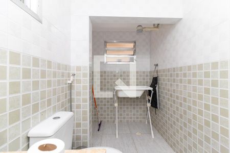 Casa à venda com 130m², 4 quartos e 2 vagas Casa à venda com 130m², 4 quartos e 2 vagasCasa 2 - Banheiro