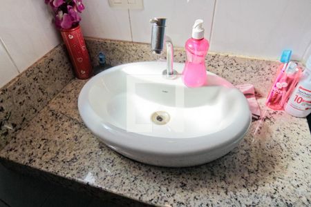 Casa à venda com 140m², 3 quartos e 4 vagasBanheiro