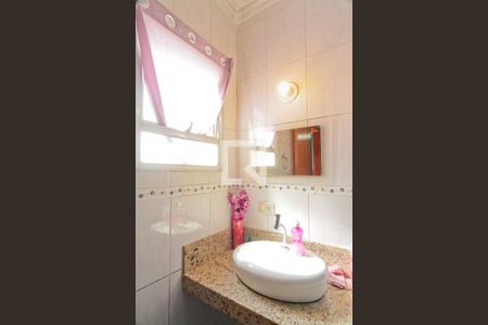 Casa à venda com 140m², 3 quartos e 4 vagasBanheiro