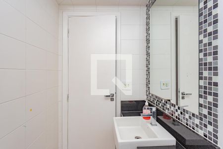 Banheiro Social de apartamento para alugar com 3 quartos, 110m² em Vila Gumercindo, São Paulo