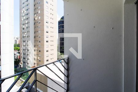 Varanda  de apartamento para alugar com 2 quartos, 68m² em Indianópolis, São Paulo