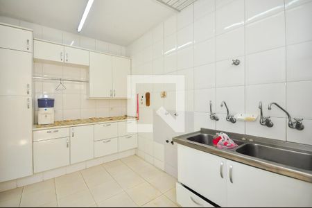 Apartamento à venda com 590m², 4 quartos e 4 vagas Apartamento à venda com 590m², 4 quartos e 4 vagasÁrea de Serviço