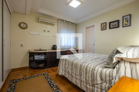Apartamento à venda com 194m², 3 quartos e 4 vagas Apartamento à venda com 194m², 3 quartos e 4 vagasSuíte 3