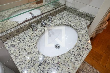 Apartamento à venda com 194m², 3 quartos e 4 vagas Apartamento à venda com 194m², 3 quartos e 4 vagasSuíte 3 - Banheiro