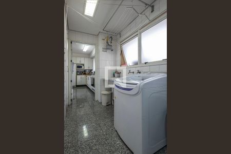 Apartamento à venda com 194m², 3 quartos e 4 vagas Apartamento à venda com 194m², 3 quartos e 4 vagasÁrea de Serviço