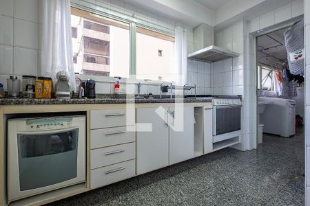 Apartamento à venda com 194m², 3 quartos e 4 vagas Apartamento à venda com 194m², 3 quartos e 4 vagasCozinha