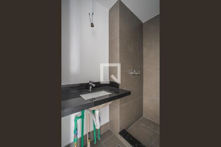 Banheiro de kitnet/studio para alugar com 1 quarto, 26m² em Rio Branco, Porto Alegre