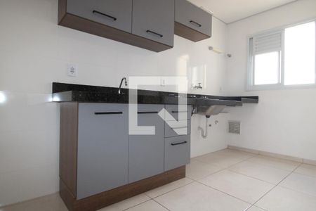 Sala/Cozinha e área de serviço de apartamento para alugar com 2 quartos, 35m² em Vila Granada, São Paulo