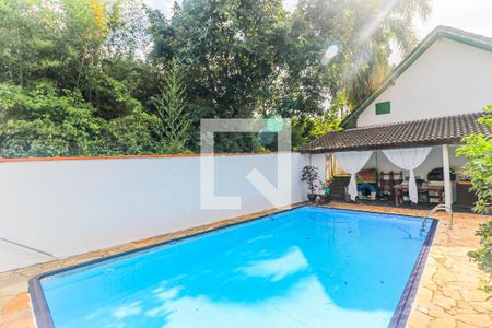 Casa à venda com 270m², 3 quartos e 3 vagasPiscina