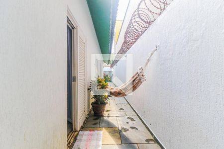 Casa à venda com 270m², 3 quartos e 3 vagasCorredor lateral