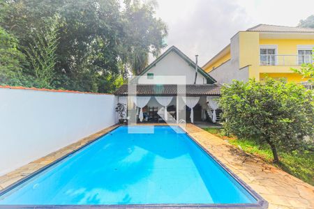 Casa à venda com 270m², 3 quartos e 3 vagasPiscina
