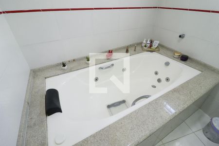 Casa à venda com 290m², 3 quartos e 2 vagasBanheiro Social