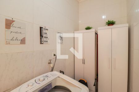 Casa à venda com 290m², 3 quartos e 2 vagasÁrea de Serviço