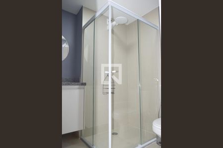 Banheiro de kitnet/studio para alugar com 1 quarto, 25m² em Pinheiros, São Paulo