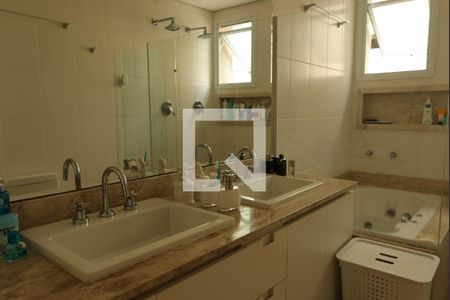 Apartamento à venda com 120m², 3 quartos e 2 vagasBanheiro da Suíte 1