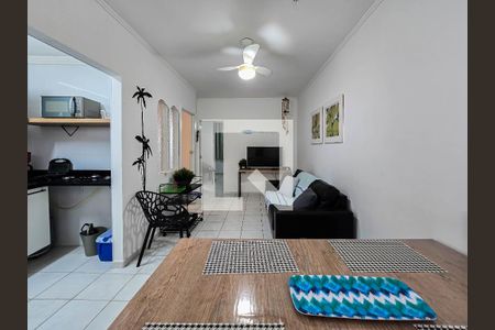 Sala de apartamento para alugar com 2 quartos, 47m² em Jardim Las Palmas, Guarujá