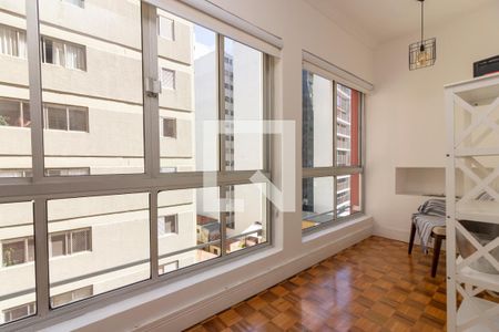 Sala de apartamento à venda com 2 quartos, 90m² em Cerqueira César, São Paulo