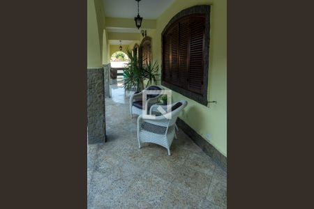 Casa de condomínio para alugar com 351m², 4 quartos e 3 vagasÁrea externa - Varanda