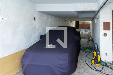 Casa de condomínio para alugar com 351m², 4 quartos e 3 vagasÁrea externa - Garagem