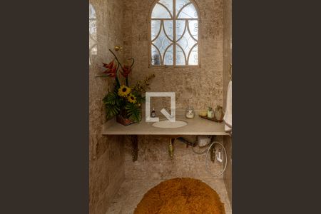 Casa de condomínio para alugar com 351m², 4 quartos e 3 vagasBanheiro Social