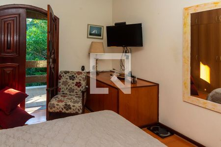 Casa de condomínio para alugar com 351m², 4 quartos e 3 vagasQuarto 2 - Suíte