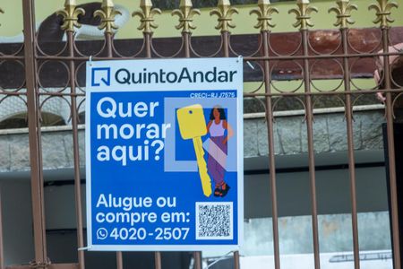 Casa de condomínio para alugar com 351m², 4 quartos e 3 vagasÁrea externa - Fachada