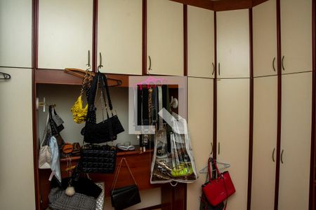 Casa de condomínio para alugar com 351m², 4 quartos e 3 vagasQuarto 4 - Armários