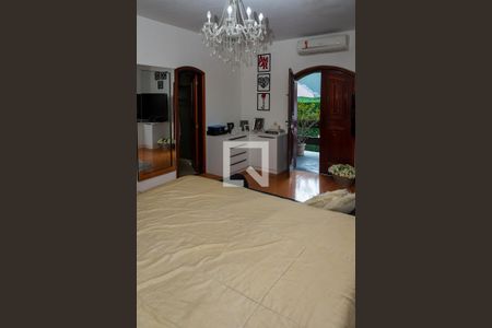 Casa de condomínio para alugar com 351m², 4 quartos e 3 vagasQuarto 3 - Suíte