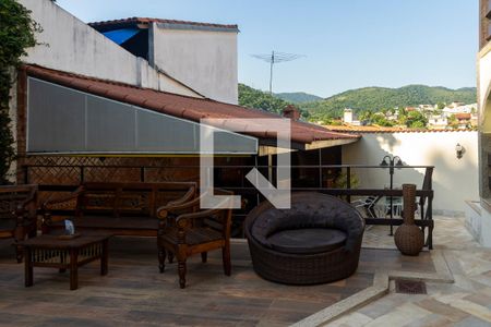 Casa de condomínio para alugar com 351m², 4 quartos e 3 vagasÁrea externa - Piscina