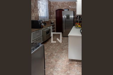 Casa de condomínio para alugar com 351m², 4 quartos e 3 vagasCozinha - Armários