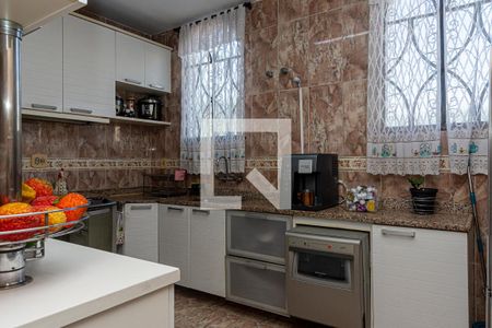 Casa de condomínio para alugar com 351m², 4 quartos e 3 vagasCozinha - Armários